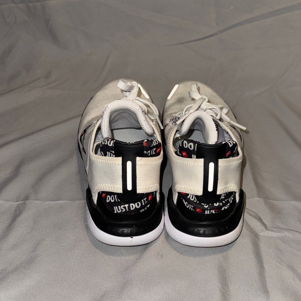 Nike Women’s White and Black Lace-Up Sneakers - Picture 3 of 7